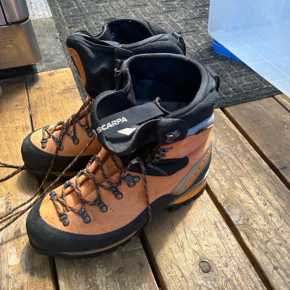 SCARPA hiking boots - US SIZE Men’s 11 2/3